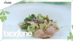 TXORIENE: Farfalle pasta, saltxitxa freskoekin eta brokoliarekin