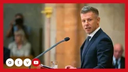 Magyar Péter rendhagyó módon kezdte parlamenti beszédét, felköszöntötte Bóka Jánost