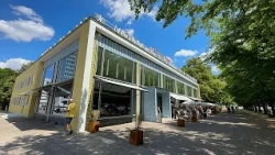 В Берлине царит ностальгия: вновь открылось культовое кафе-мороженое «Mokka Milch»