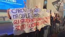 Blitz degli studenti nell'aula magna a Genova: "Ma quale campus, la priorità siamo noi"