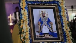 Uganda's King Oyo buried amid bitter succession dispute