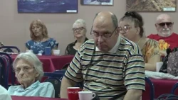 Druženje i aktivnosti za starije Kragujevčane: Gradonačelnik posetio „Kutak za kvalitetnije starenje