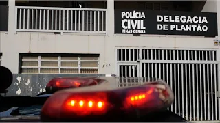 Homem é preso após denúncia de violência doméstica; ele foi preso escondido na casa da mãe