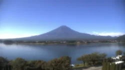 河口湖ライブカメラ タイムラプス映像（2026年8月10日） 提供：UTYテレビ山梨