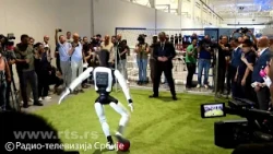 Robot fails to score – President Vučić solid in goal