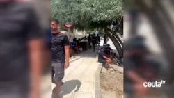 Así ha sido el desalojo del Trampolín con traslados a los campamentos