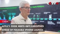 Apple's Cook Meets iQIYI Executives Ahead of Foldable iPhone Launch