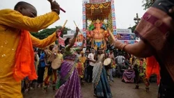 Fiéis acorrem a Mumbai e Hyderabad com início do Ganesh Chaturthi
