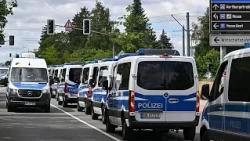 20 тысяч человек протестуют против съезда партии АдГ в Германии