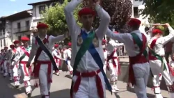 KLIP - ETB Zuzenekoak: LESAKAko Zubigaineko dantza -  2026-07-07 #sanfermin