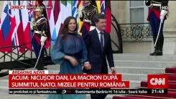 President Nicușor Dan arrives at the dinner hosted by Macron