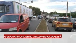 AU BLOCAT CIRCULAŢIA PENTRU A TRAGE UN SEMNAL DE ALARMĂ