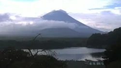 精進湖ライブカメラ タイムラプス映像（2026年8月13日） 提供：UTYテレビ山梨