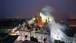 The Cube: Unas imágenes creadas con IA afirman que el ataque a la Lavra de Kiev fue un montaje
