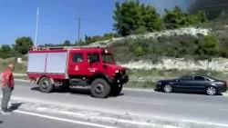 Пожарот во Сивири, на Халкидики, надвор од контрола - евакуација по море, патиштата затворени