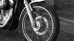 Motorcyclist mugged in Ypané offers reward to recover his vehicle