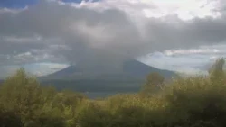 山中湖ライブカメラ タイムラプス映像（2026年8月13日） 提供：UTYテレビ山梨