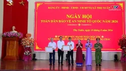 Phó Bí thư Tỉnh uỷ Trịnh Tuấn Sinh chung vui ngày hội Toàn dân bảo vệ ANTQ tại xã Thọ Xuân