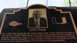 San Antonio Sports’ Hall of Fame class honors UTSA football coach Larry Coker, QB Frank Harris