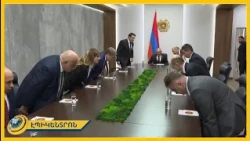 Փաշինյանը ԱԽ աշխատակազմին է ներկայացրել նորանշանակ քարտուղարին