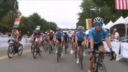 Ceremonial first lap begins for women's race at Philadelphia Cycling Classic