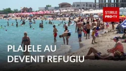 The sea has become a refuge. Tourists fled the red alert for the coast