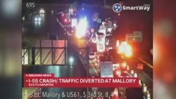Tractor trailer crashes into I-55 overpass near Third St.