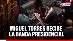 🔴🔵 Miguel Torres recibe la banda presidencial que entregará luego a Keiko Fujimori