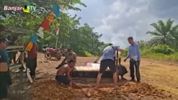 WARGA DESA NANGA PAMALONTIAN SUKSES GELAR GOTONG ROYONG