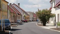 Rekonstrukce Palackého ulice ve Veselí je po půldruhém roce dokončená