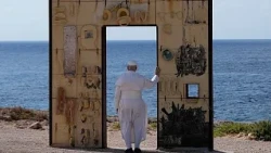 Historic papal visit to Lampedusa, a warning to Europe: "Deaths at sea are victims of failed deci...