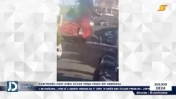 CAMINHÃO COM AVES VIVAS PEGA FOGO EM RODOVIA