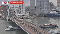 Twee trams botsen op elkaar op de Erasmusbrug