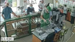 Un hombre quedó registrado en video cuando entró una tienda en el centro de Neiva y hurta, al parece