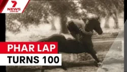 Phar Lap's 100th birthday celebrated in Melbourne | 7NEWS