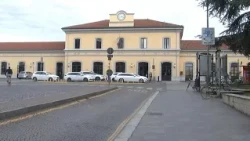 Pavia, maggiore presenza degli agenti della Polizia Locale davanti alla stazione dei treni