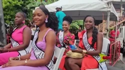 Seven Compete For Queen Title