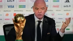 Gianni Infantino chairs FIFA Council meeting as critics push to oust him