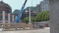 Stadium stand, installation of support pillars