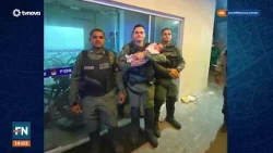 Police save choking baby in Boa Viagem, Recife #BreakingNews