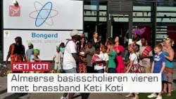 Met brassband en Surinaamse lekkernijen vieren Almeerse basisscholieren Keti Koti | Omroep Flevoland