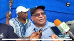 Ismael Moreno questions National Party leaders during Garifuna people's protest