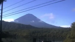 西湖ライブカメラ タイムラプス映像（2026年8月10日） 提供：UTYテレビ山梨
