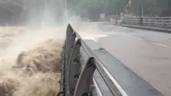 Hawaii flooded by Lala with thousands without power