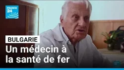 Bulgarie : à 90 ans, un médecin rural toujours au chevet de ses patients • FRANCE 24
