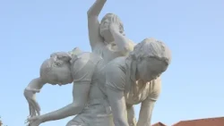 Park pri Múzeu ožil novými sochami