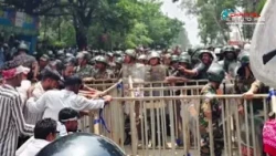 ভারতের ঝাড়খণ্ডে আন্দোলনকারী শিক্ষার্থীদের ওপর পুলিশের লাঠিচার্জ।