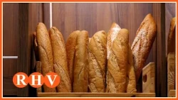 Albal bakery gives away 400 free loaves of bread to thank the neighborhood for its support
