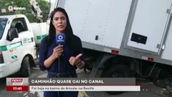 Truck nearly falls into canal in Arruda | #NovaGeral