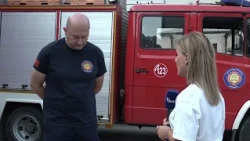 BOJE JUTRA - POŽAR U HERCEG NOVOM: VATROGASCI I DALJE BRANE KUĆE (Maksim Mandić) | Vijesti online